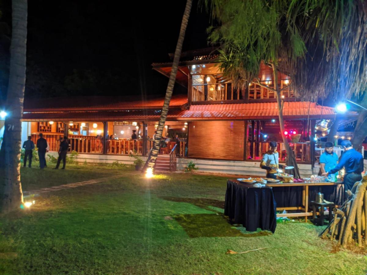 Blue Sand Beach Resort Trincomalee Bagian luar foto