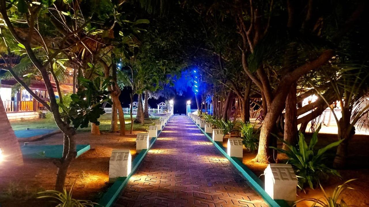 Blue Sand Beach Resort Trincomalee Bagian luar foto